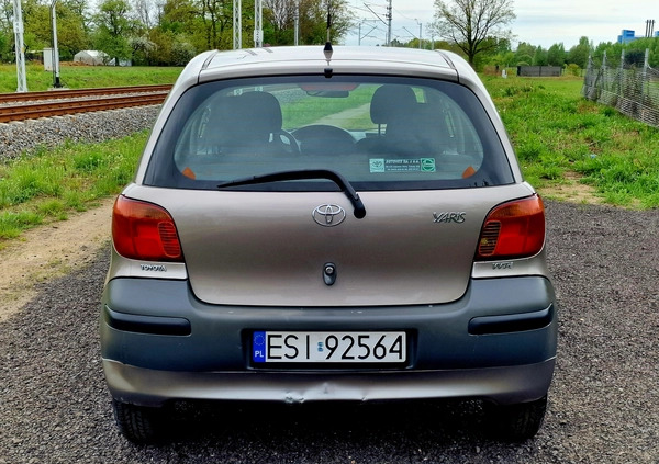 Toyota Yaris cena 9900 przebieg: 80000, rok produkcji 2004 z Sieradz małe 301